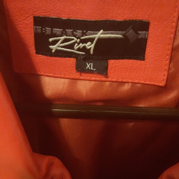 Leather jacket - Picture 2 of 4